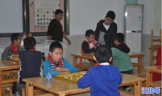 有五个学生参加一次象棋比赛？哪里有象棋比赛