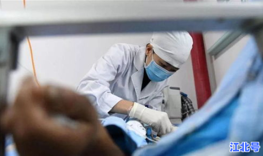 无症状感染者最多感染几个人啊，hiv感染者能活多少年