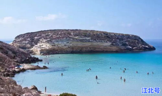 泉州最出名三个海滩是哪三个，泉州最近的海滩在哪里