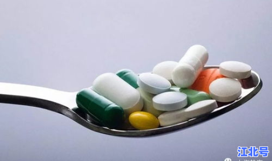 病毒性感冒的(病毒感染吃什么消炎药)