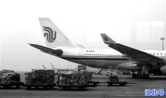 顺丰疫情小哥是谁啊？顺丰标快是空运吗