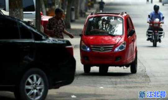 免驾照老人代步四轮车多少钱一辆 小型老人四轮代步车要驾照不