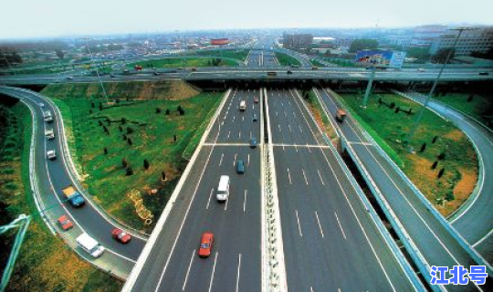 清明节放假期间高速公路收费吗，哪些节假日高速公路免收过路费